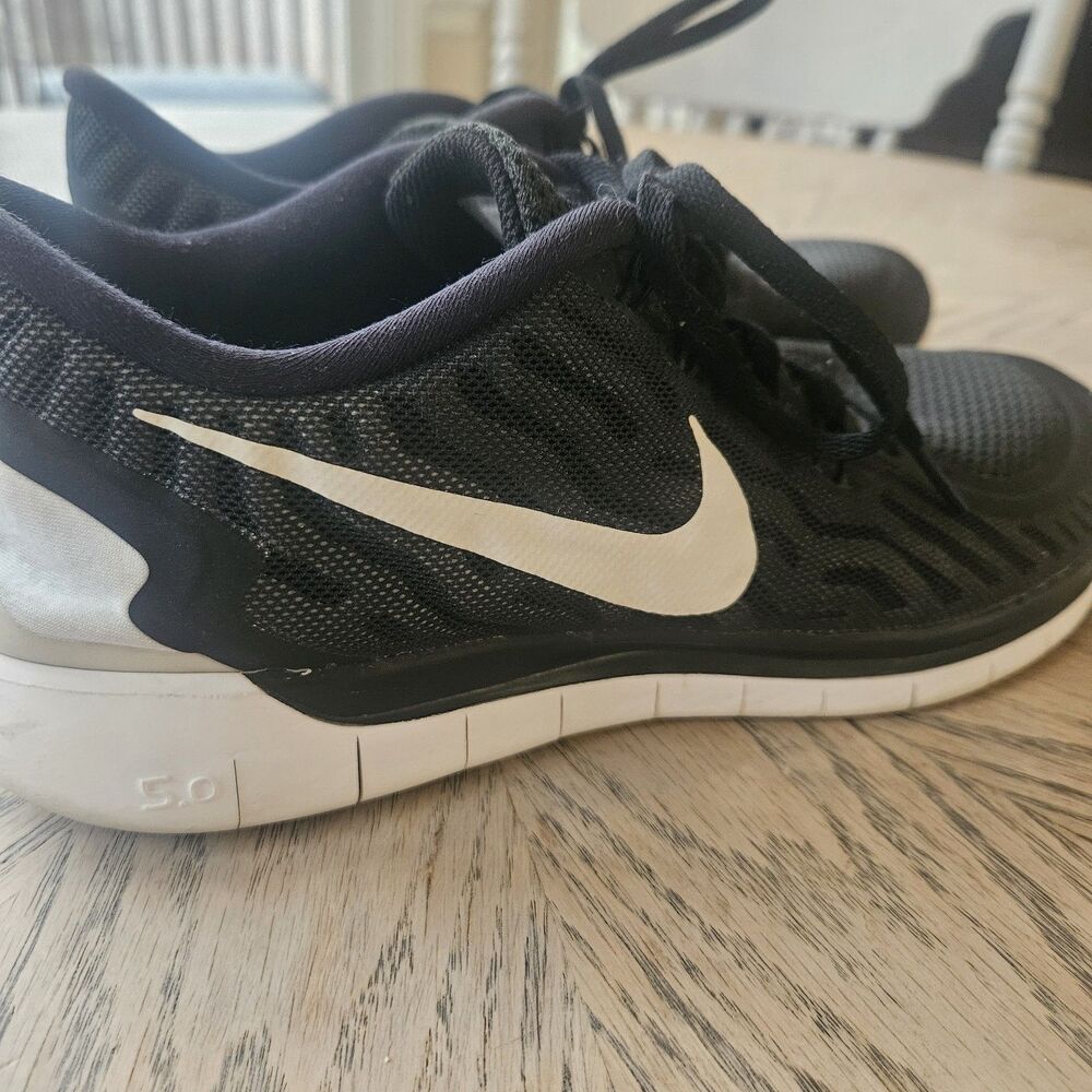 NIKE Women US 8.5 Free 5.0 Training Running Black White Shoes 724383-002‎ C6 - Picture 6 of 9